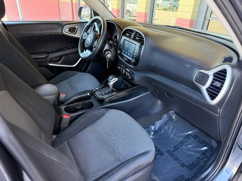 Used 2021 Kia Soul LX image 23