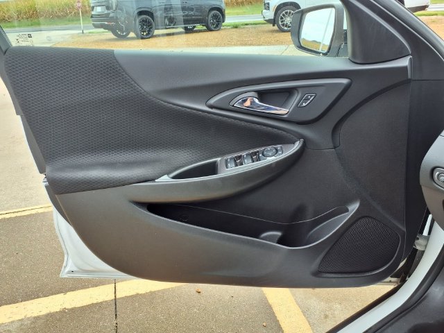 Used 2025 Chevrolet Malibu LT FWD image 15