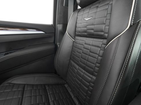 Used 2026 Cadillac Escalade Platinum Sport w/ LPO, ONYX Package image 31