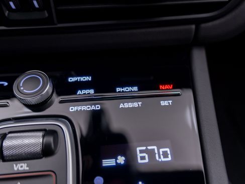 Used 2023 Porsche Cayenne Turbo AWD/4WD image 32