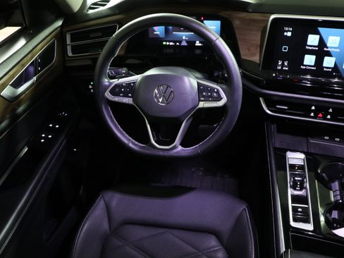 Used 2024 Volkswagen Atlas SE FWD image 15