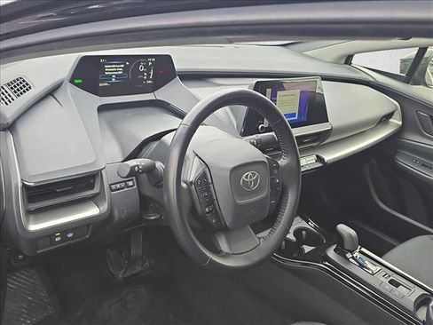 Used 2024 Toyota Prius LE image 9