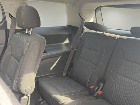 Used 2021 GMC Acadia SLE w/ Driver Convenience Package image 16