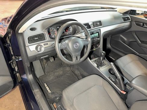 Used 2015 Volkswagen Passat 1.8T S image 14