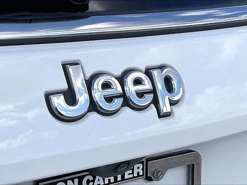 Used 2024 Jeep Compass Latitude w/ Sun and Sound Group image 27