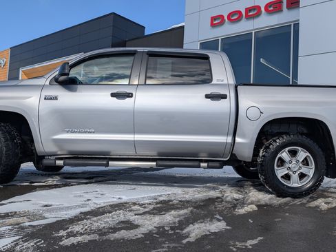 Used 2015 Toyota Tundra SR5 image 8