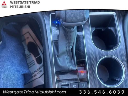 Used 2022 Toyota Sienna Platinum image 25