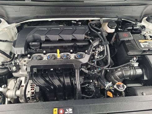 Used 2025 Hyundai Venue Limited FWD image 30