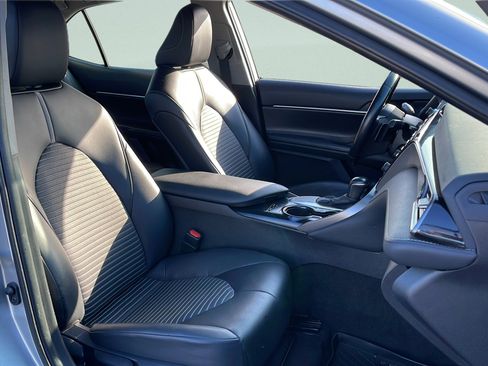 Used 2020 Toyota Camry SE image 23