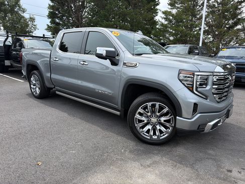 Used 2025 GMC Sierra 1500 Denali w/ Denali Reserve Package AWD/4WD image 2