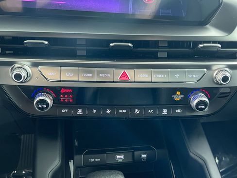 Used 2024 Kia Telluride LX image 23