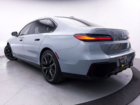 Used 2023 BMW 740i w/ Executive Package RWD image 17