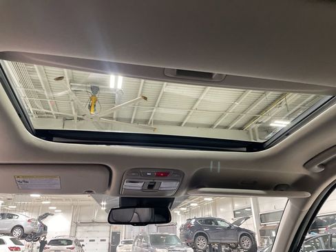 Used 2024 Kia Telluride EX w/ EX Captain's Chair Package image 26