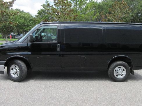 Used 2019 Chevrolet Express 2500 w/ Driver Convenience Package RWD image 2