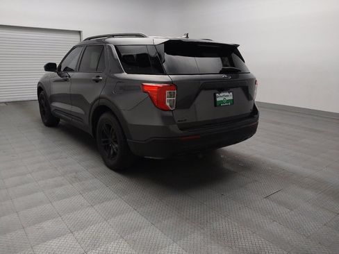 Used 2020 Ford Explorer XLT image 5