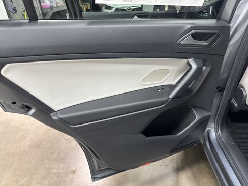 Used 2019 Volkswagen Tiguan SE w/ Panoramic Sunroof Package AWD/4WD image 35