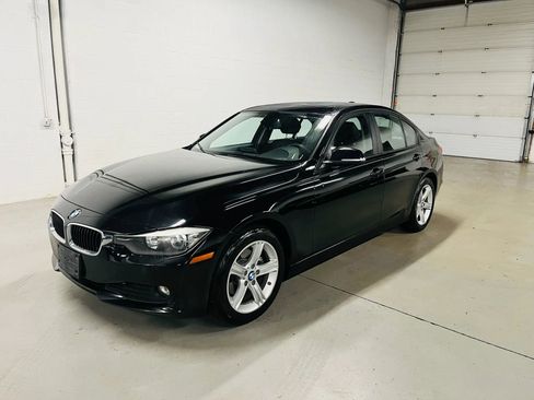 Used 2014 BMW 320i xDrive 320i xDrive Sedan 4D image 2
