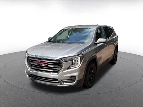 Used 2024 GMC Terrain SLE FWD image 7