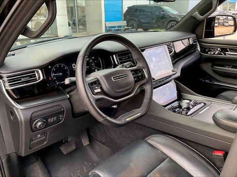 Used 2023 Jeep Grand Wagoneer Series II w/ Quick Order Packagew 28T image 17