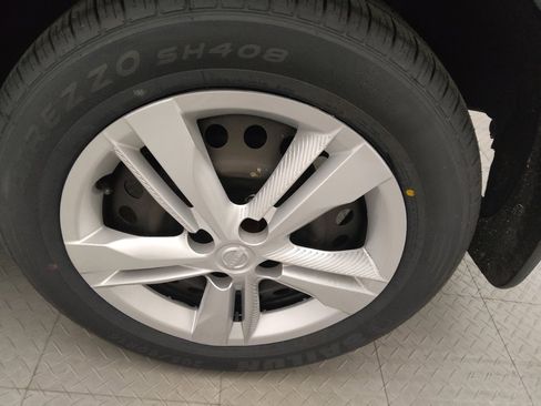 Used 2024 Nissan Kicks S FWD image 31