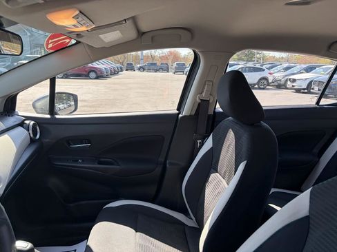 Used 2021 Nissan Versa SV FWD image 11
