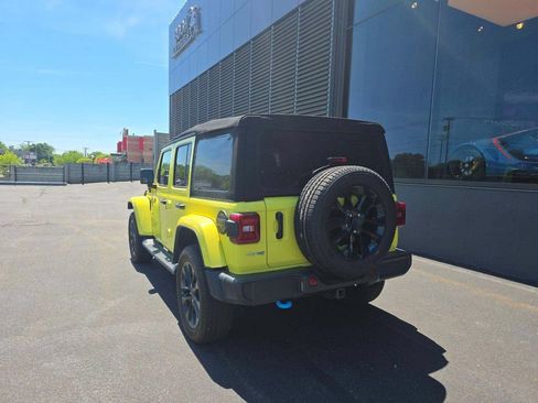 Certified 2022 Jeep Wrangler Unlimited Sahara w/ Cold Weather Group AWD/4WD image 4