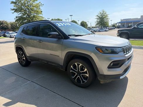 Used 2024 Jeep Compass Limited AWD/4WD image 7