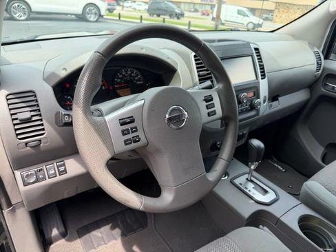 Used 2021 Nissan Frontier SV AWD/4WD image 6