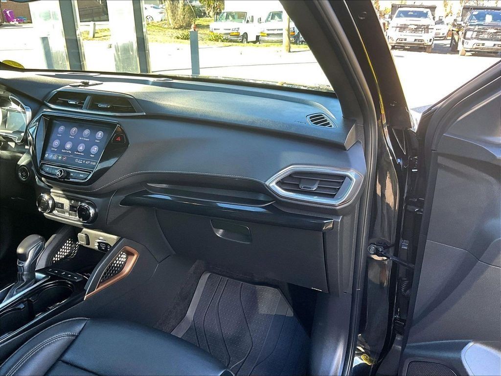 Used 2022 Chevrolet TrailBlazer ACTIV w/ Technology Package AWD/4WD image 13