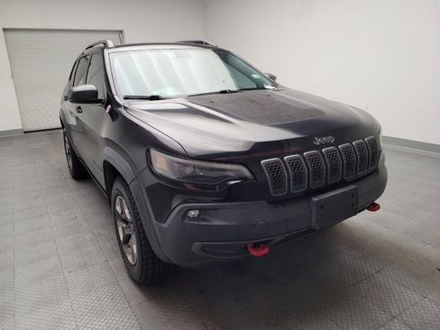 Used 2019 Jeep Cherokee Trailhawk AWD/4WD image 14