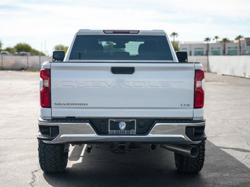 Used 2024 Chevrolet Silverado 2500 LTZ AWD/4WD image 10