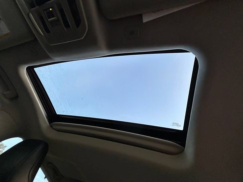 Used 2023 Toyota Highlander XLE FWD image 32
