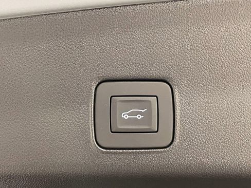 Used 2025 Chevrolet TrailBlazer RS w/ Convenience Package AWD/4WD image 13