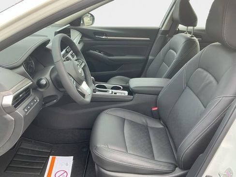 New 2025 Nissan Altima 2.5 SL image 10