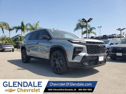 New 2026 Chevrolet Traverse RS w/ LPO, Floor Liner Package FWD image 10