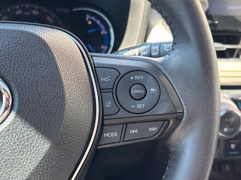 Used 2022 Toyota RAV4 Limited AWD/4WD image 22