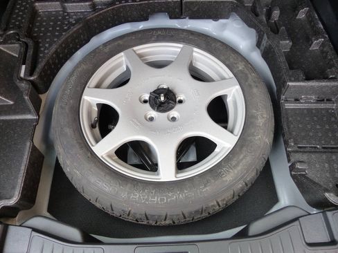 Used 2025 Ford Escape Active AWD/4WD image 28