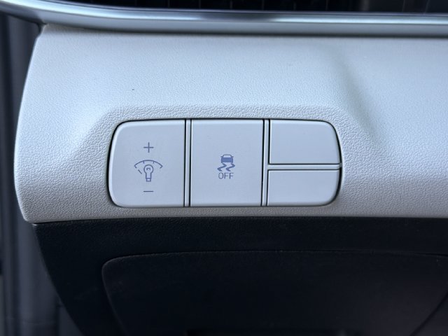 Certified 2024 Hyundai Elantra Limited FWD image 34