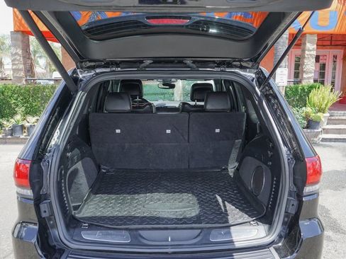 Used 2020 Jeep Grand Cherokee Trailhawk AWD/4WD image 8