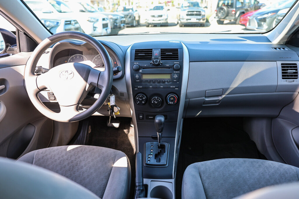 Used 2009 Toyota Corolla LE w/ All Weather Guard Pkg FWD image 2