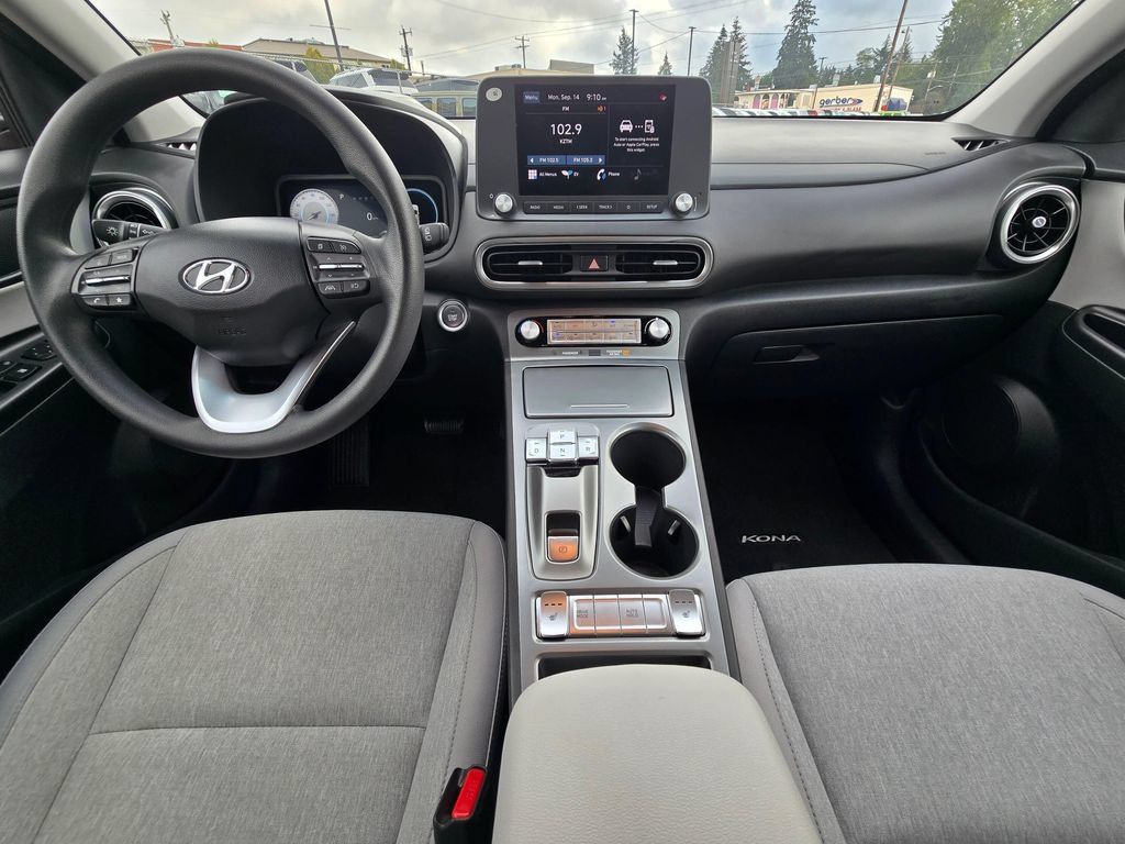 Used 2023 Hyundai Kona SE FWD image 17