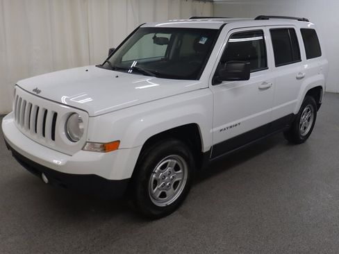 Used 2016 Jeep Patriot Sport w/ Power Value Group AWD/4WD image 3