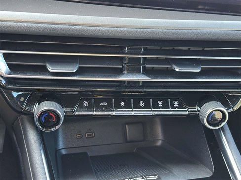 Certified 2025 Chevrolet Traverse LT w/ Driver Confidence Package image 19