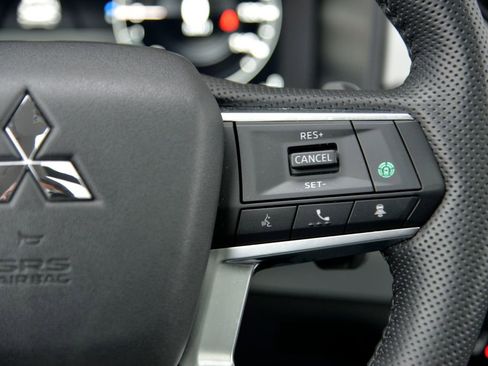 Used 2024 Mitsubishi Outlander SEL image 24