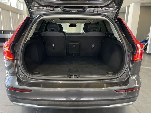 Used 2025 Volvo V60 B5 Cross Country Plus image 53