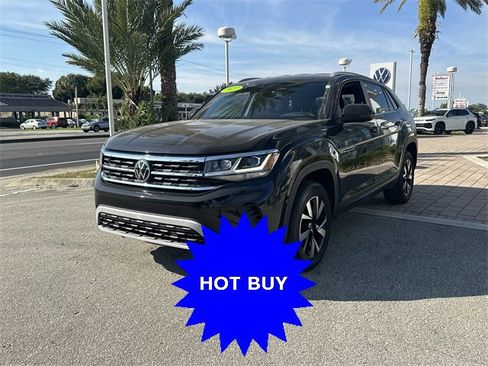 Certified 2022 Volkswagen Atlas Cross Sport SE image 2