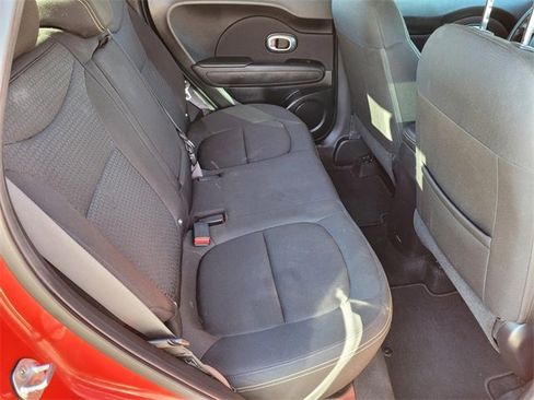 Used 2016 Kia Soul + image 13