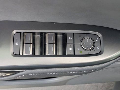 Used 2025 Lexus RZ 450e image 15