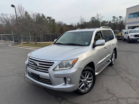 Used 2013 Lexus LX 570 4WD image 4