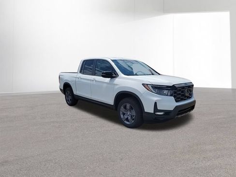 Used 2024 Honda Ridgeline TrailSport image 2
